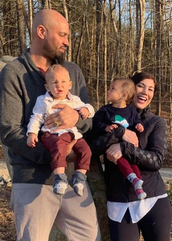 After miscarriage, Hope Solo gave birth to twins baby with husband Jerramy Stevens! How much is her net worth?