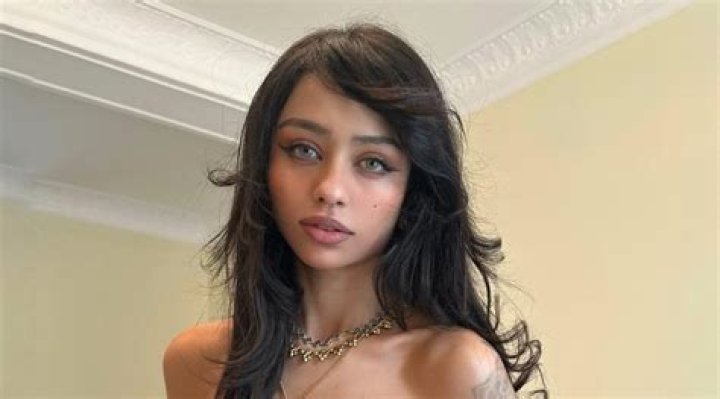 Alina Becker - Age, Family, Bio