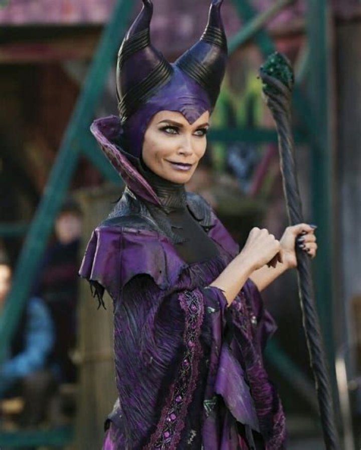 Angelina Jolie’s Maleficent wears a sack dress, giant horns AND she can fly