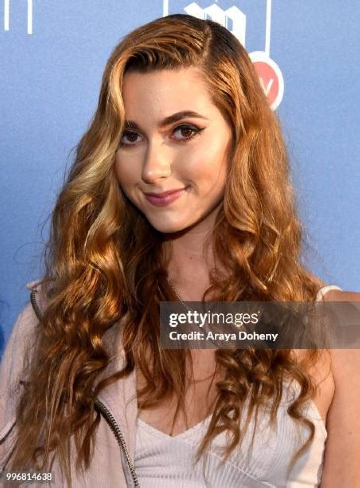 Ashley Brinton - Age, Family, Bio