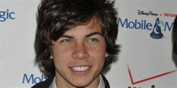 Cameron Quiseng - Age, Family, Bio