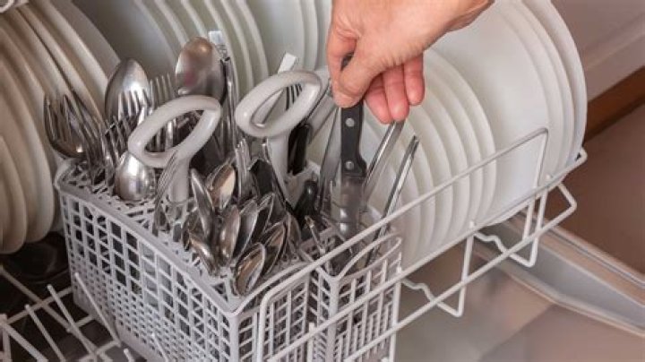 Can you put brass cutlery in the dishwasher?