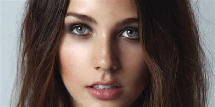 Cata Freer - Age, Family, Bio