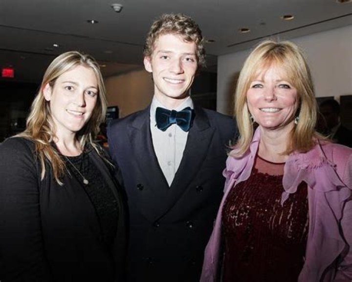 Cheryl Tiegs - Age, Family, Bio