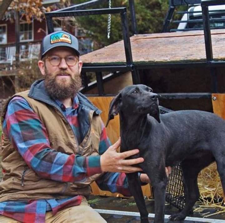 Clay Newcomb is Married to Wife: Misty Newcomb. Kids.