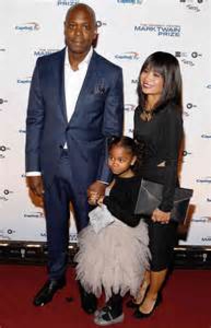 Elaine Miles - Age, Family, Bio