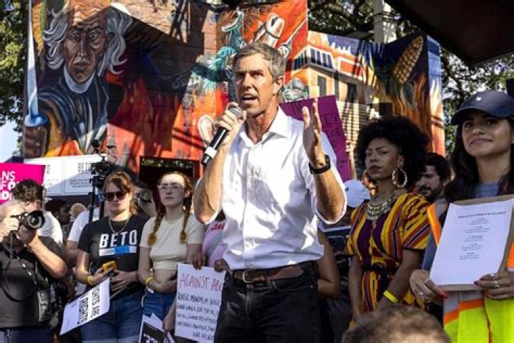 
Greg Abbott Defeats Beto O’Rourke in Texas Gubernatorial Race 