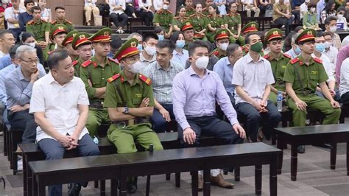 Huong Lan - Age, Family, Bio