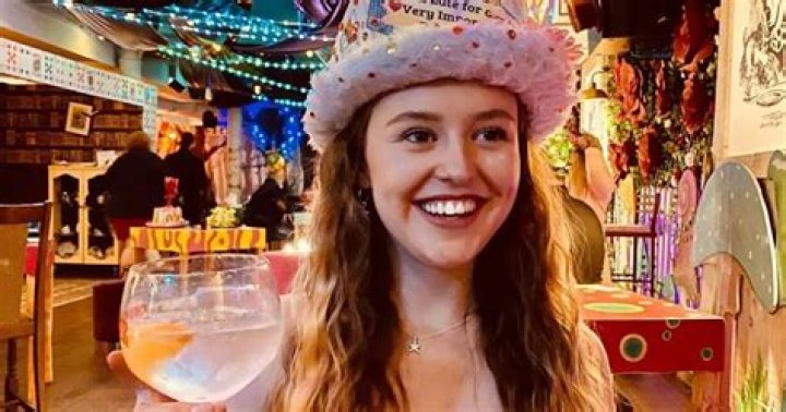 
Is Harriet Bibby Pregnant? How Old Is Coronation Street Actress? 