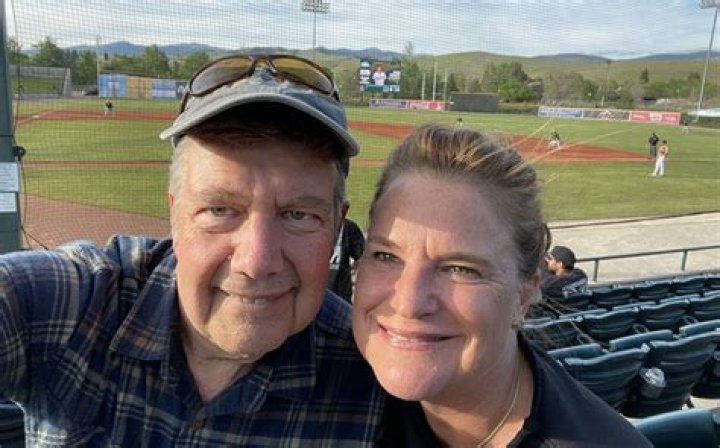 
Is Jennifer Palmieri Married? Her Bio, Age, Parents, Husband, Daughter and Family 