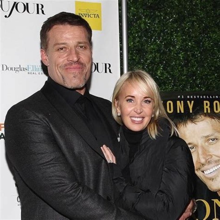 
Is Tony Robbins Married? Age, Wife, Height, Net worth 