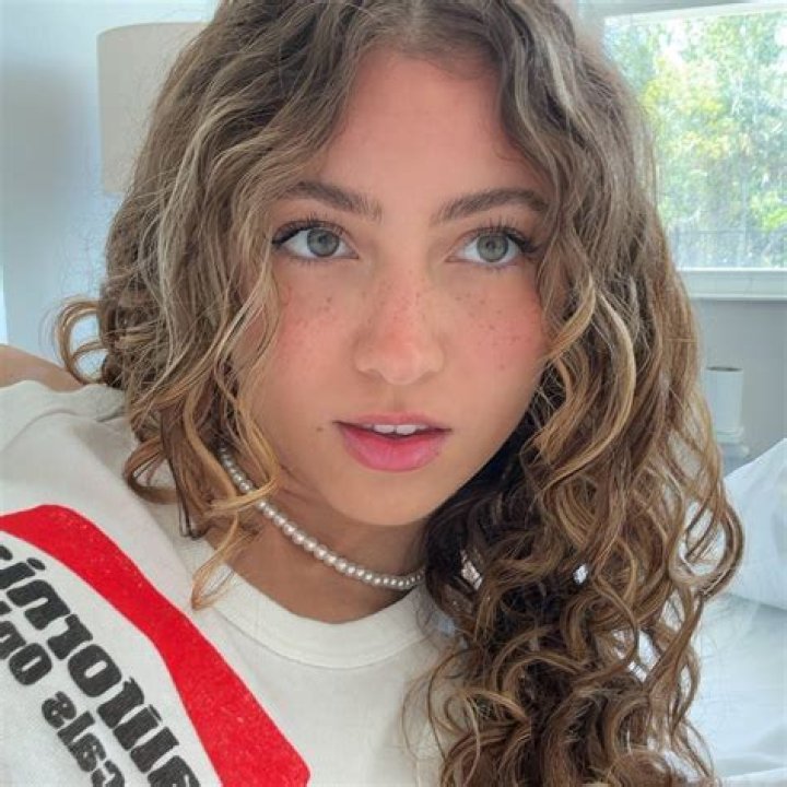 janicee.janicee - Trivia, Family, Bio