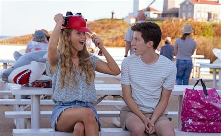 Jennifer Lawrence thinks it’s so funny that she took a photo while peeing outside