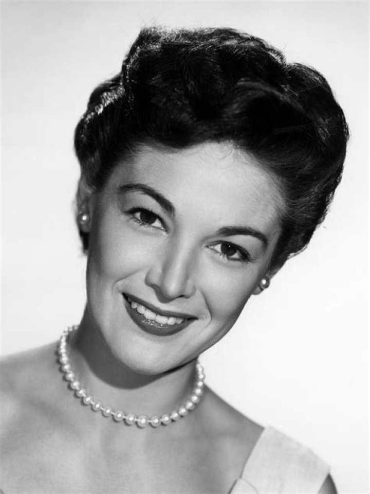 Joan Taylor - Trivia, Family, Bio