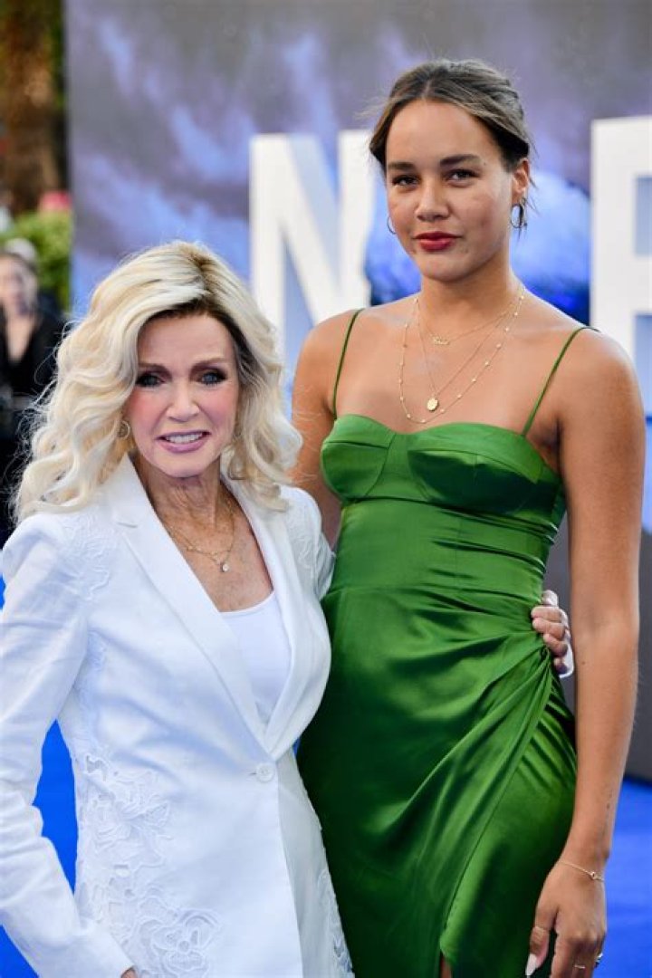 Katie Mills - Age, Family, Bio