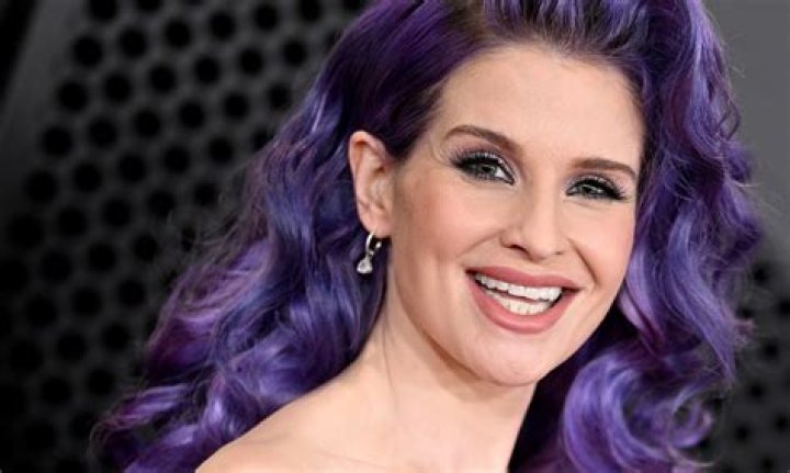 Kelly Osbourne’s lavender hair: dumb or cute?
