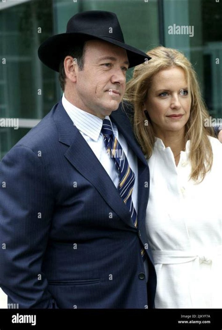 Kelly Preston - Trivia, Family, Bio