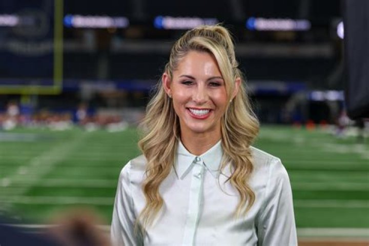 Laura Rutledge - Age, Family, Bio