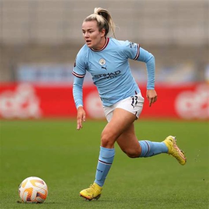 Lauren Hemp Height, Weight, Net Worth, Age, Birthday, Wikipedia, Who, Nationality, Biography