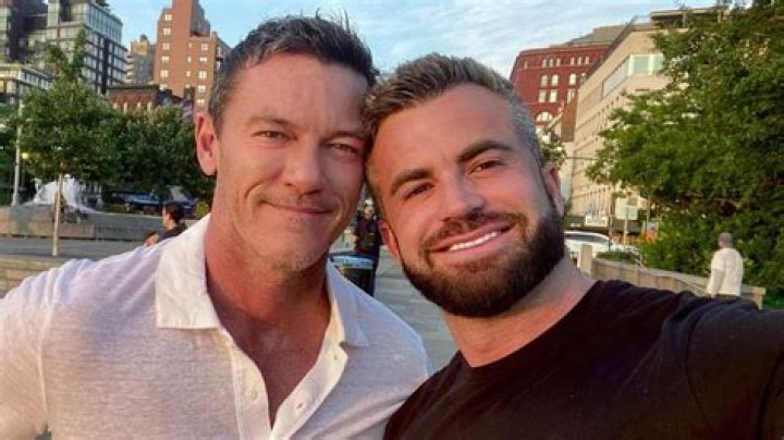 Luke Evans - Age, Family, Bio