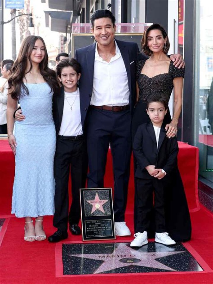 Mario Lopez - Age, Family, Bio