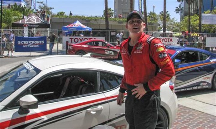 Mark McGrath Net Worth: Career & Lifestyle