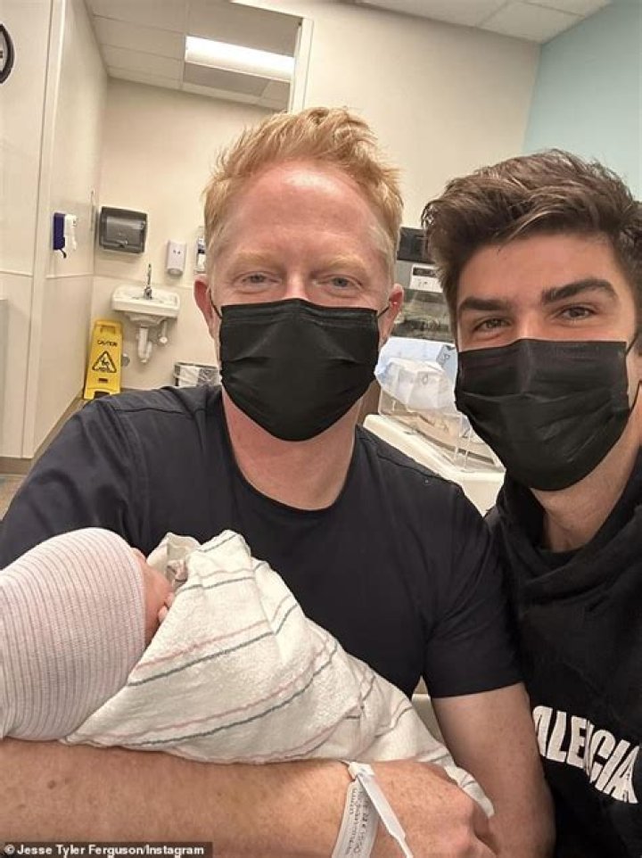 Modern Family Star, Jesse Tyler Ferguson & his Husband Justin Mikita Are Expecting Their First Child Through A Surgery!