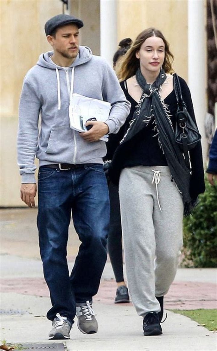 Morgana McNelis, partner of Charlie Hunnam, know about her love life and all the support she receives from him.