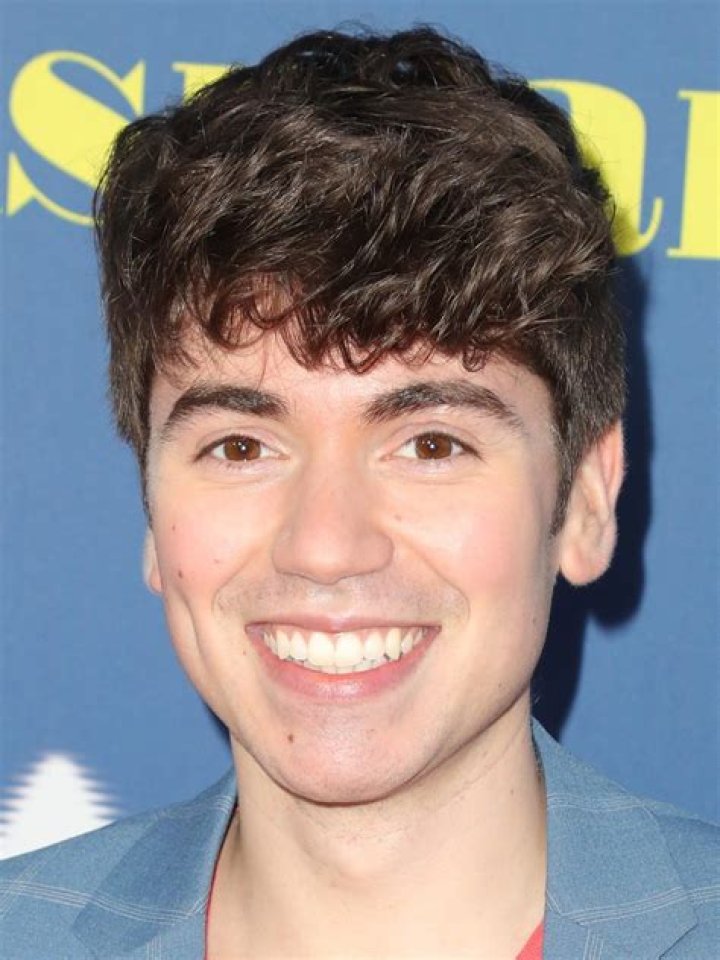 Noah Galvin Bio (Wiki) 