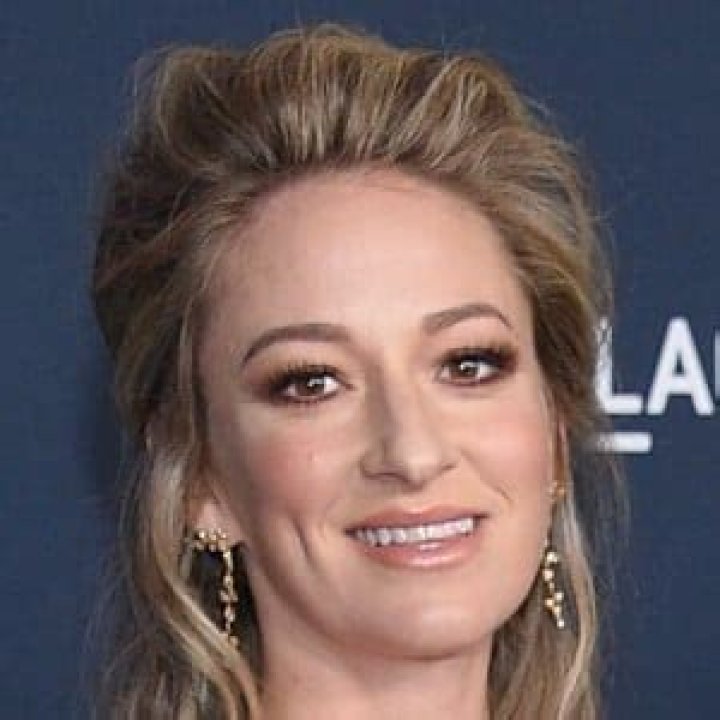 Olivia Hamilton - Age, Family, Bio