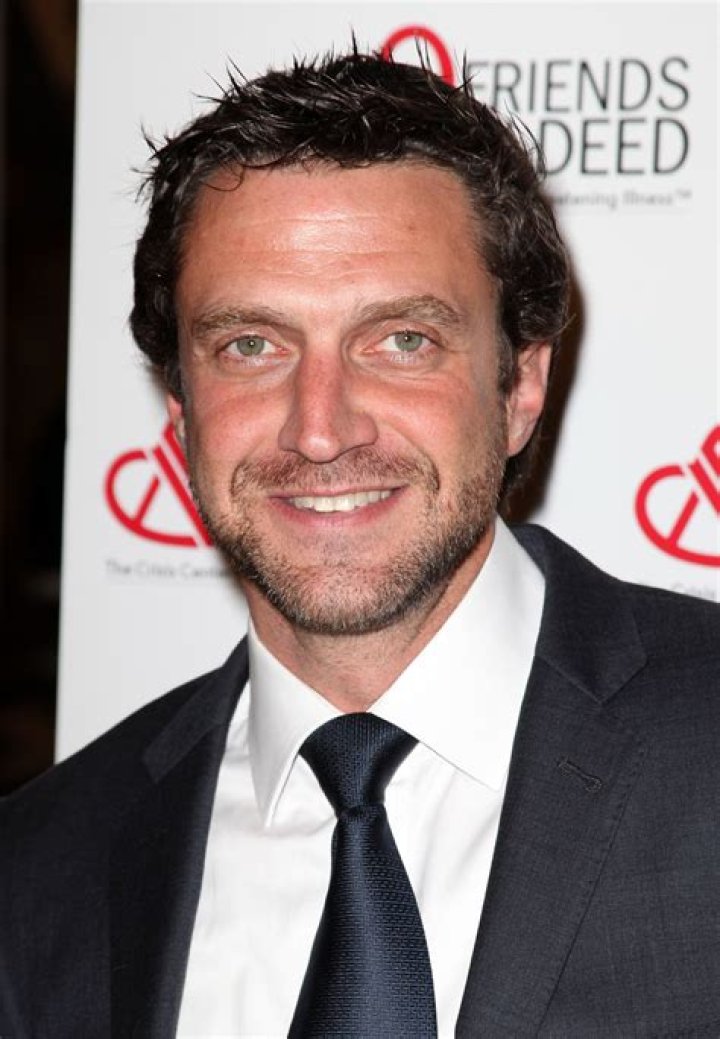 Raúl Esparza Bio (Wiki) 