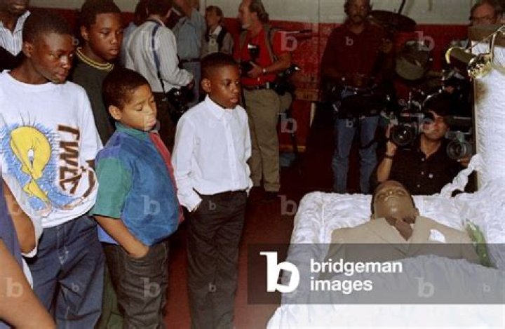 Robert Sandifer - Trivia, Family, Bio