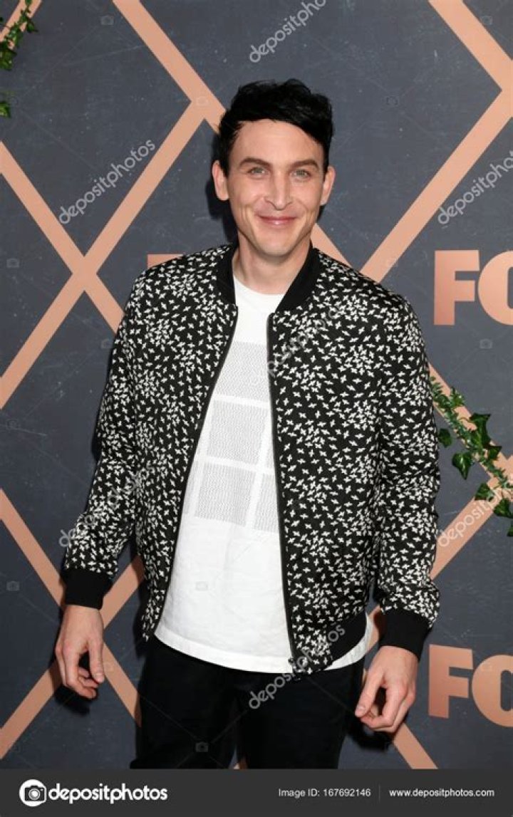 Robin Lord Taylor - Age, Family, Bio