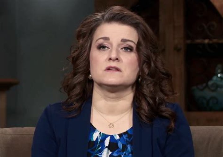 Robyn Brown Plastic Surgery: Fans Suspect Eyelid Surgery And Botox