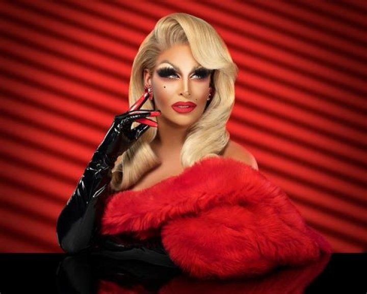 Roxxxy Andrews - Age, Family, Bio
