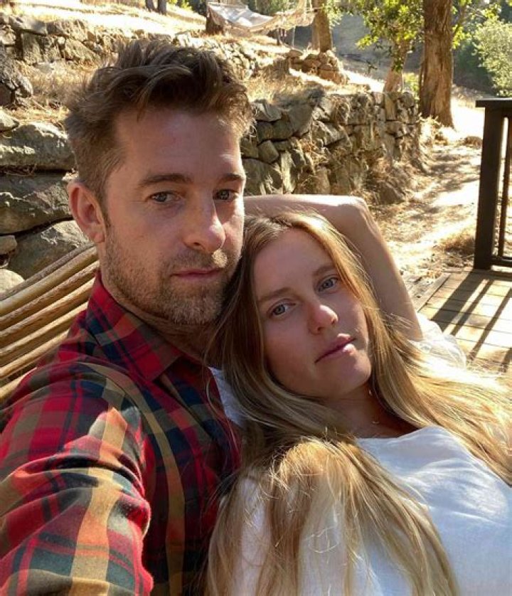 Scott Speedman is engaged! Committed to girlfriend Lindsay Rae after six years of dating