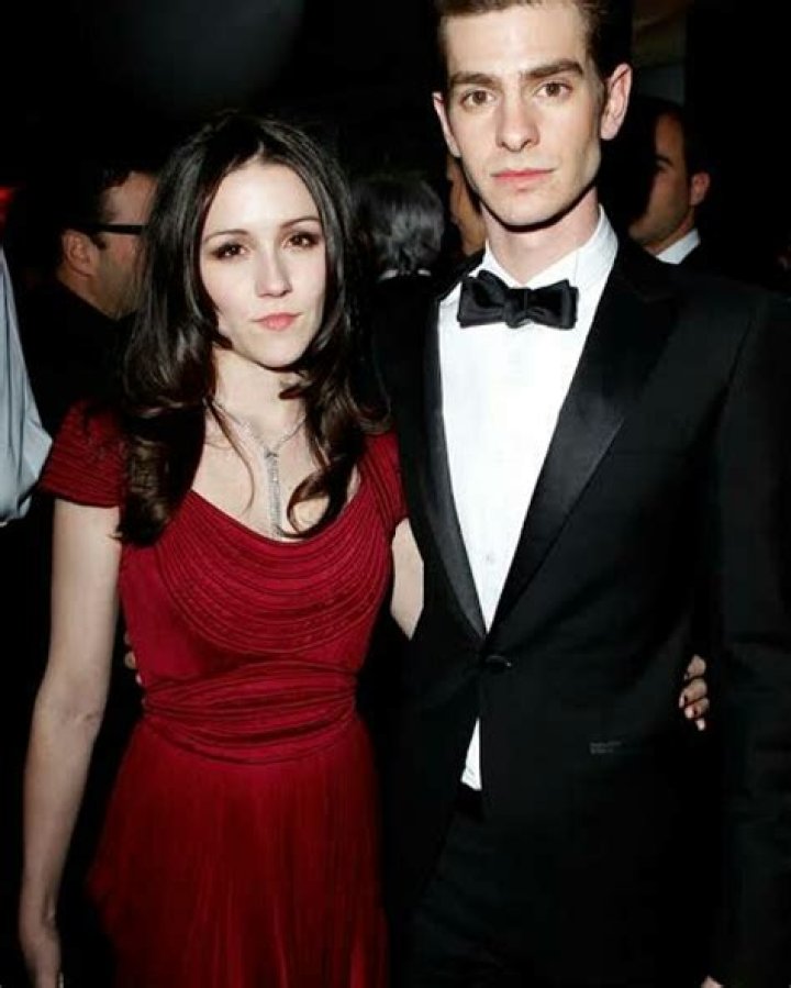 Shannon Woodward came out as queer in 2021. Know her past relationships!