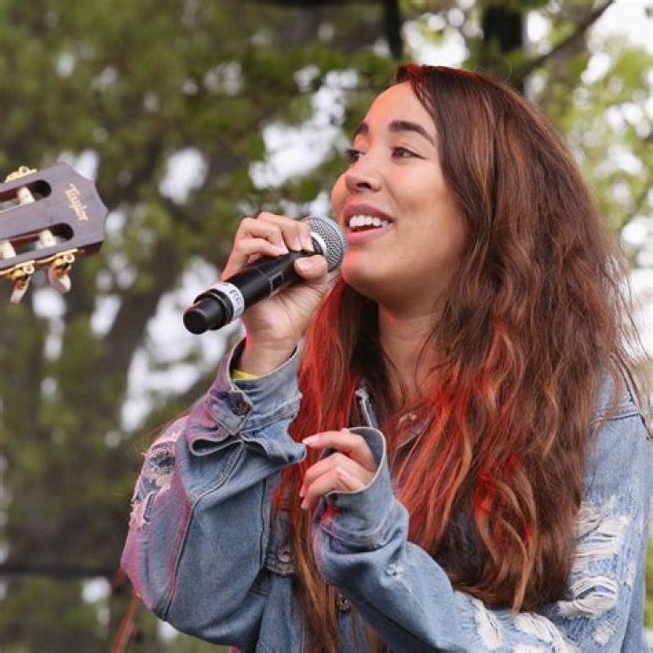 Sierra Deaton - Age, Family, Bio