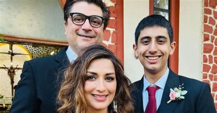 Sonali Bendre - Age, Family, Bio