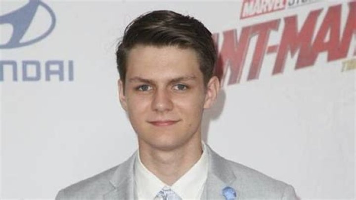 Ty Simpkins - Age, Family, Bio