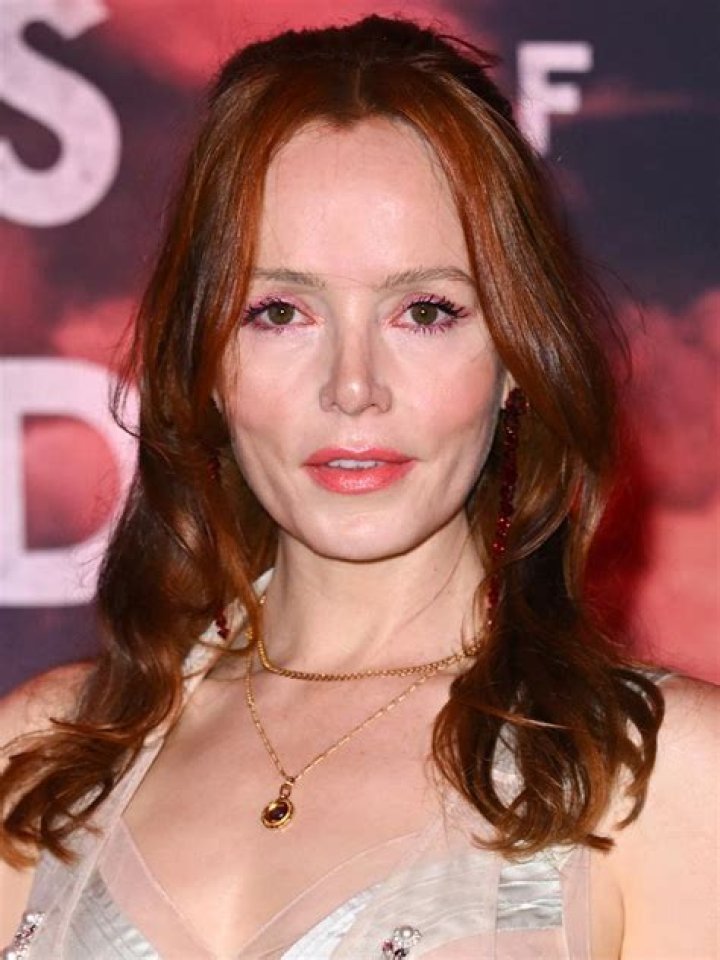 Valene Kane - Age, Family, Bio