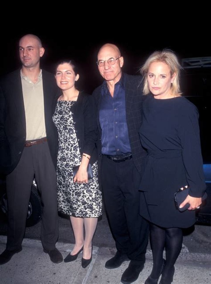 Wendy Neuss - Age, Family, Bio