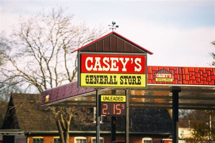 What does Casey’s General Store pay?