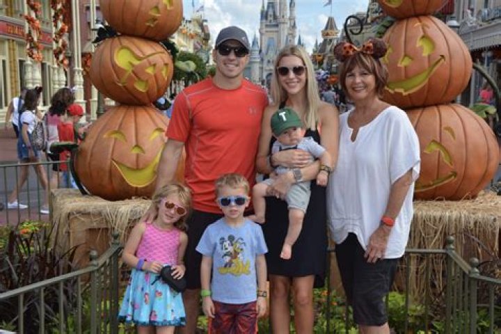 Zach Parise - Age, Family, Bio